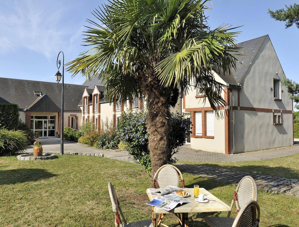 Logis Hotel Restaurant Du Labrador Saint-Benoît-sur-Loire Exterior foto