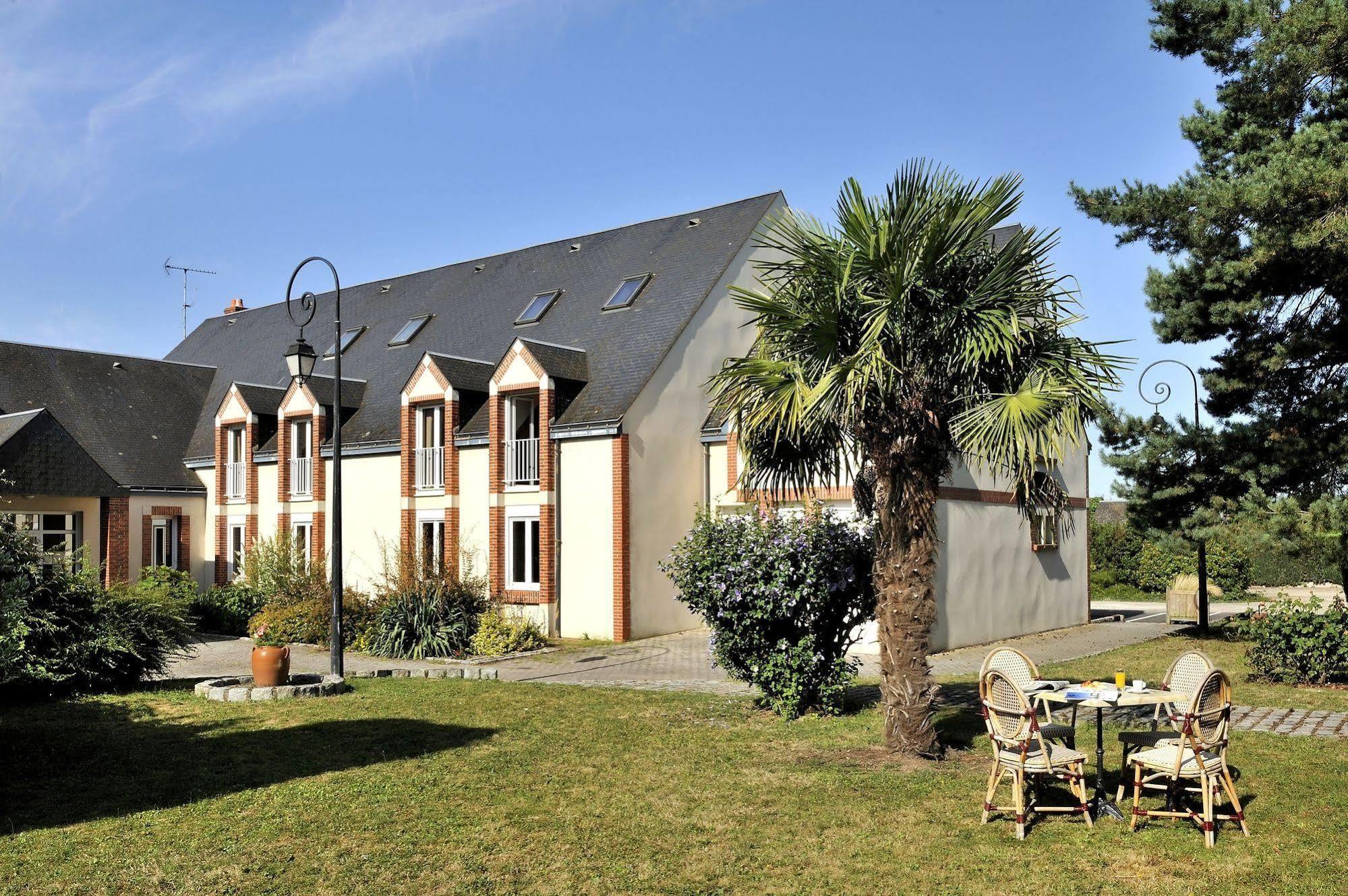 Logis Hotel Restaurant Du Labrador Saint-Benoît-sur-Loire Exterior foto